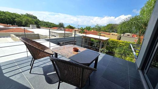 Modern Luxury, photograph 11