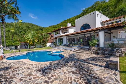 Views Views House!! in Ajijic (West)