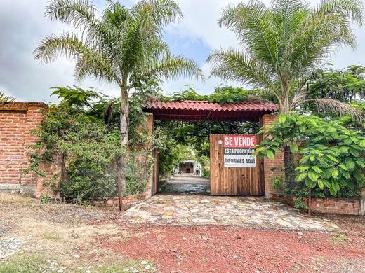 Las Aguilillas -Two Homes in Ixtlahuacan
