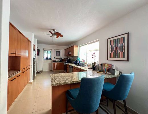 Canacinta Living & Investment, photograph 6