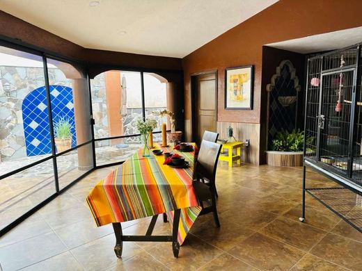 Cool Contemporary, photograph 10