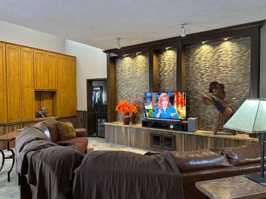 Cool Contemporary, photograph 7