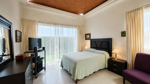 Villa Colorada Carefree Living, photograph 11