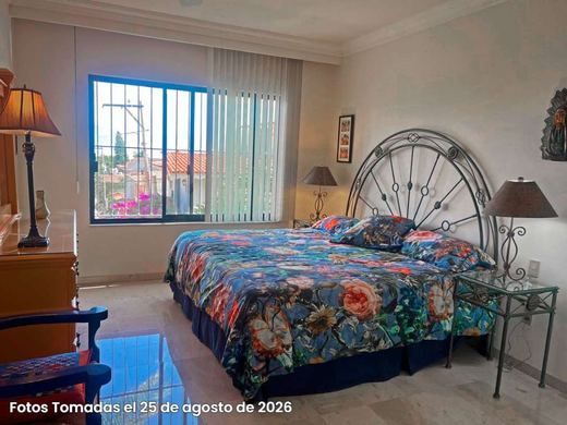 EL Palmar Courtyard, photograph 9