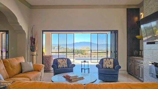 Lake View Luxury, photograph 4