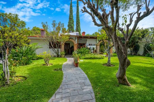 Paseo de Las Brisas 20 in La Floresta