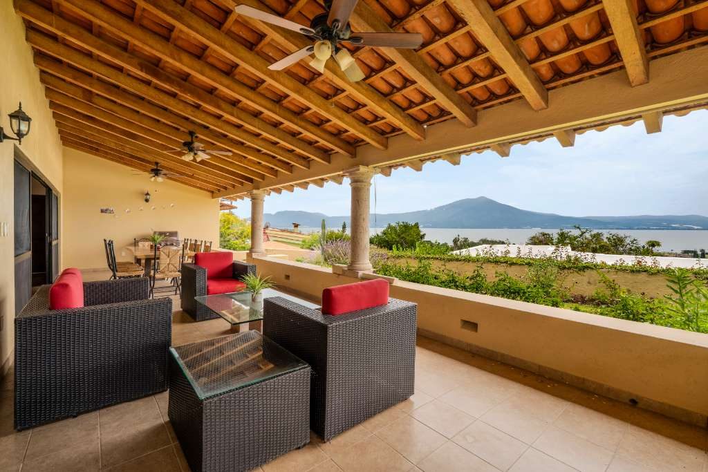 Garcia View Haven in Raquet Club