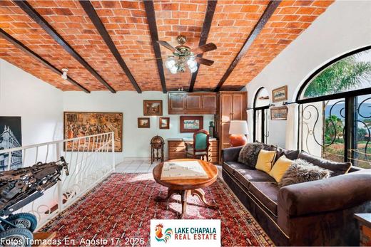 Heavenly Hacienda -Serene Lakeview, photograph 12