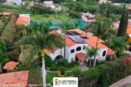 Heavenly Hacienda -Serene Lakeview, photograph 4