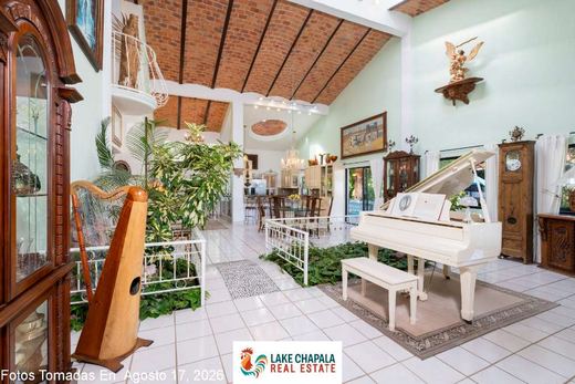 Heavenly Hacienda -Serene Lakeview, photograph 6