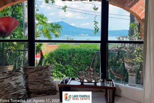 Heavenly Hacienda -Serene Lakeview, photograph 9