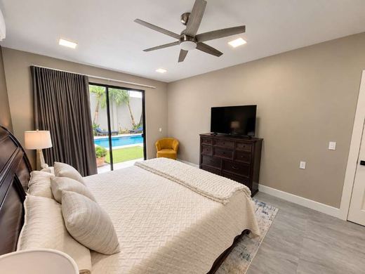 Floresta Rincon Oasis, photograph 10