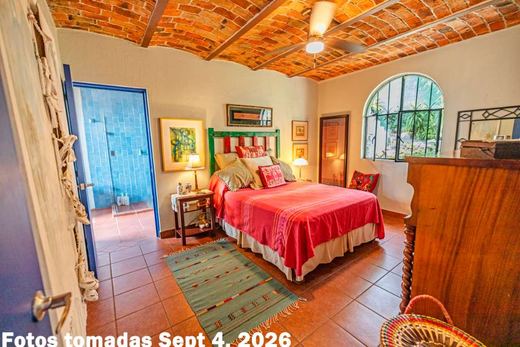 Enchanted Cottage with a View, photograph 9