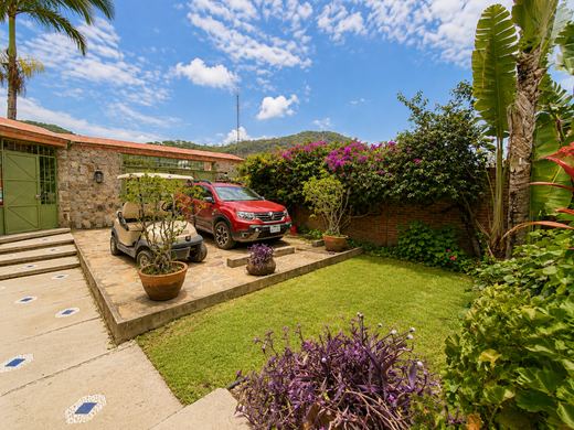Casa Corazones, photograph 3