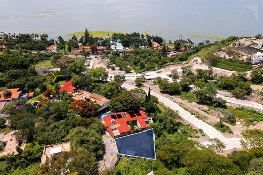 Lourdes Lakeview Lot in Lourdes