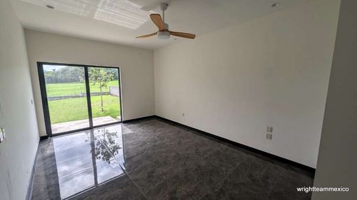 Fairway Contemporary, photograph 10